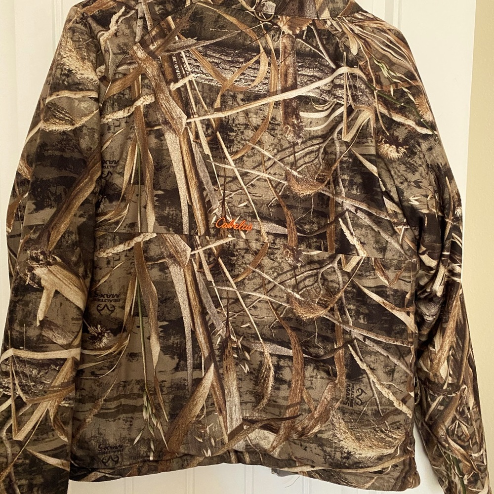 Boys youth gently worn Cabela’s camo/ grey reversible medium jacket